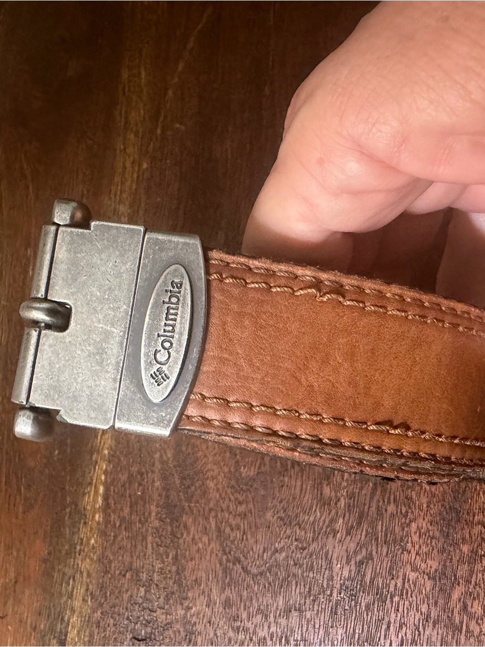 Columbia men’s brown leather belt size 30-32